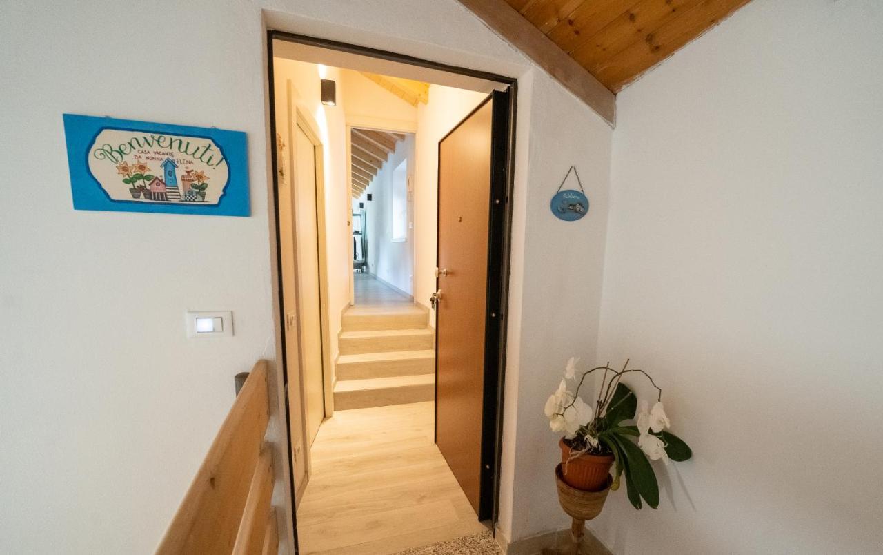 Casa Vacanza Da Nonna Elena Vattaro Eksteriør billede